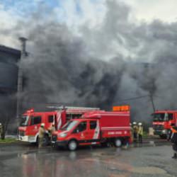 Silivri&rsquo;de kau&ccedil;uk fabrikasında yangın