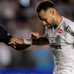 Tek hedefi D&uuml;nya Kupası! Herkes devri bitti derken sahneye &ccedil;ıktı