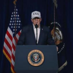 Trump'tan İran ordusuna: Silah bırakın ya da kesin &ouml;l&uuml;mle y&uuml;zleşin