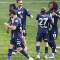 Yarım saatte 4-0 yaptılar! 1. Lig ekibi sahasında 5-0 kazandı