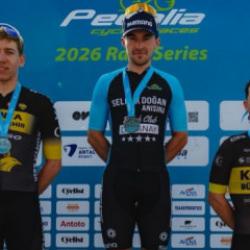 Zaferlere doymuyorlar! 3 madalyayla şampiyon oldular