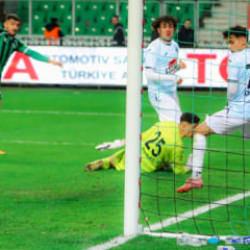 1. Lig'de d&uuml;şme hattındaki iki takım kapıştı! 4-0 kazandılar