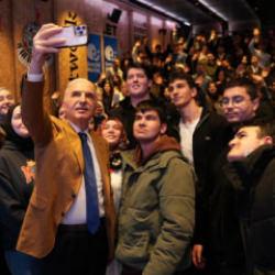 Başkan Yıldırım'dan m&uuml;jde: YKS &uuml;cretleri bu sene &Uuml;mraniye Belediyesi'nden 