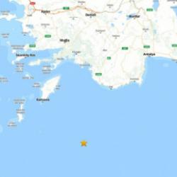 Antalya a&ccedil;ıklarında deprem paniği: Akdeniz, 4,5 ile sallandı