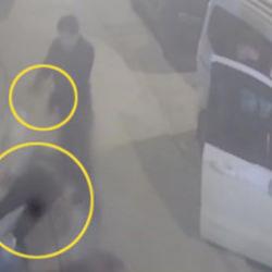 Kafedeki dehşet anları kamerada: Ayırmaya &ccedil;alıştığı kavgada can verdi