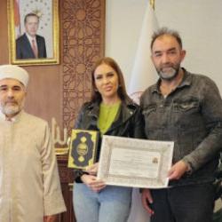  Rus kadın M&uuml;sl&uuml;man oldu