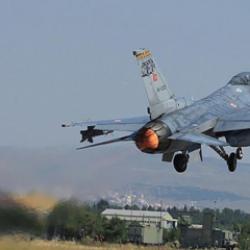 İran sınırında hava hareketliliği: T&uuml;rk jetleri devriyede