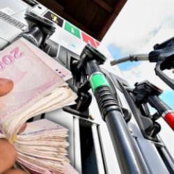 Akaryakıtta yeni form&uuml;l: Artışın y&uuml;zde 75&rsquo;i vergiden karşılanacak