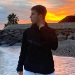 Asker eğlencesinde kahreden olay: Bayrak salladığı ara&ccedil;tan d&uuml;şen Buğra &ouml;ld&uuml;