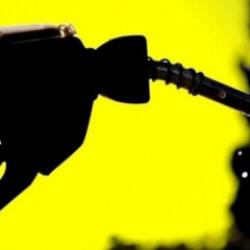 Benzin ve motorine zam geldi