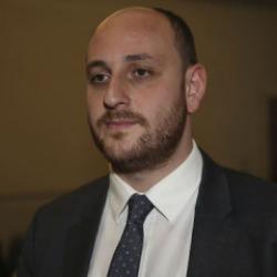 B&uuml;y&uuml;kg&uuml;m&uuml;ş&rsquo;ten &Ouml;zg&uuml;r &Ouml;zel&rsquo;e sert tepki: &ldquo;B&ouml;yle arsızca bir siyaset anlayışı olabilir mi?&rdquo;