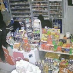 &Ccedil;alıntı ara&ccedil;la market soygunu: 114 kaydı vardı yine uslanmadı