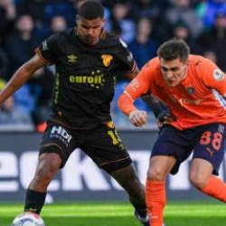 Galatasaray kiralık g&ouml;ndermişti! 90+4'te g&ouml;rd&uuml;ğ&uuml; kartla Rams Park'ta yok