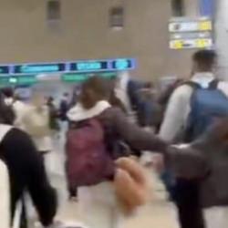 İran'ın misilleme saldırılarına s&uuml;rerken İsrailliler havaalanlarına akın etti