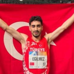 Milli sporcu Mehmet Emin Eğilmez, İspanya'da g&ouml;ğs&uuml;m&uuml;z&uuml; kabarttı! D&uuml;nya &uuml;&ccedil;&uuml;nc&uuml;s&uuml; oldu