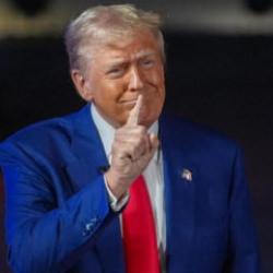 Netanyuhu'nun Orta Doğu tetik&ccedil;isi: S&ouml;zde barış el&ccedil;isi Trump