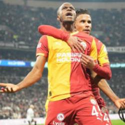 Osimhen'den galibiyet s&ouml;zleri: Savunmaya &ccedil;ağırdılar