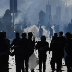 Pakistan'da sokağa &ccedil;ıkma yasağı ilan edildi