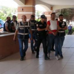 Silahla vurulan vatandaşa yerde yatarken tekme atan sanığa m&uuml;ebbet hapis cezası