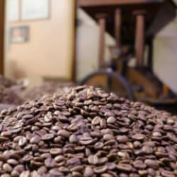 Sivas&rsquo;ta 100 yıllık kahve geleneği: Taş değirmende &ouml;ğ&uuml;t&uuml;len lezzet