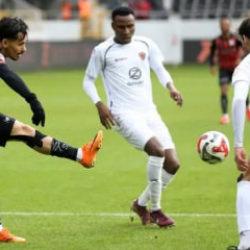 S&uuml;per Lig aşkına 3 golle kazanıp rakibini ateşe ateşe attılar