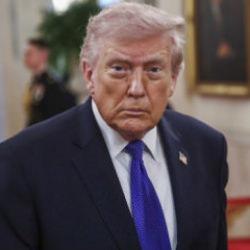 Trump: İran i&ccedil;in tek anlaşma koşulsuz teslimiyet