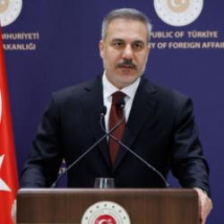 T&uuml;rkiye'den İran'a f&uuml;ze tepkisi: Bakan Fidan, Arak&ccedil;i'yi aradı