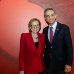 Vodafone'dan T&uuml;rkiye'ye 5G ve uzun vadeli yatırım mesajı