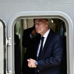 Yunan, savaşın ortasında T&uuml;rkiye'yi hedef aldı! Tehdit gibi k&uuml;stah s&ouml;zler...