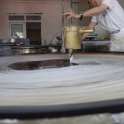 Baklavaya rakip &ccedil;ıktı: İ&ccedil;inde sadece iki malzeme var! Fiyatı duyan şaşıp kalıyor