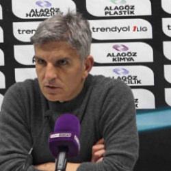 1. Lig ekibinde 45 g&uuml;n sonra ayrılık! Basın toplantısında istifa etti