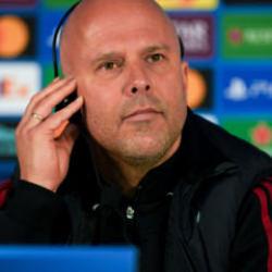 Arne Slot Galatasaray ma&ccedil;ı &ouml;ncesi en &ccedil;ok &ccedil;ekindiği isimleri a&ccedil;ıkladı!