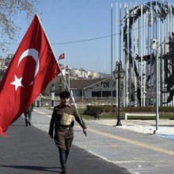 8 yıldır İstanbul'dan &Ccedil;anakkale'ye y&uuml;r&uuml;yor! Vatandaşların ilgisiyle karşılaştı