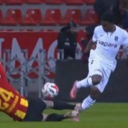 Kayseri isyan etti! Eski hakemler ma&ccedil;taki tartışmalı pozisyonları yorumladı