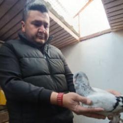 &Ccedil;ocukluk hayali i&ccedil;in memurluğu bıraktı! Otomobil fiyatına satıyor 