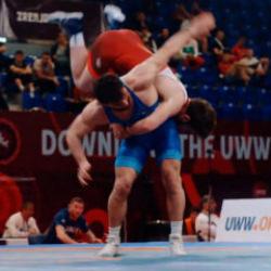 Rus g&uuml;reş&ccedil;inin &ldquo;U&ccedil;an sincap&rdquo; hareketi mest etti!