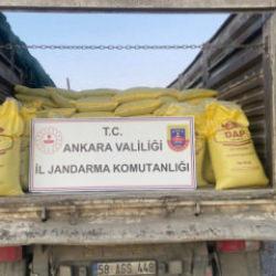 Ankara'da &ccedil;ift&ccedil;inin hem cebini hem de tarlasını soyacaklardı: 30 ton ele ge&ccedil;irildi 