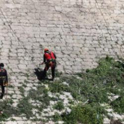 İHH'dan Halep Kalesi&rsquo;nde temizlik ve d&uuml;zenleme &ccedil;alışması 