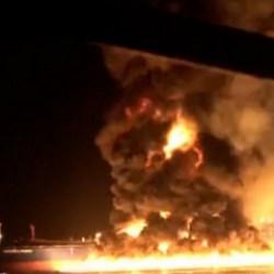 İran k&ouml;rfezde ABD gemisini vurduğu anları paylaştı