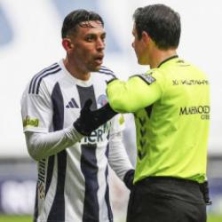 İrfan Can Kahveci Beşiktaş ma&ccedil;ında yok