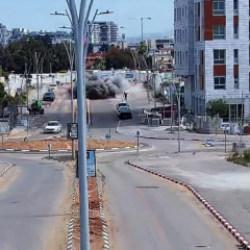 İsrail'e d&uuml;şen İran f&uuml;zesi kameralara yansıdı