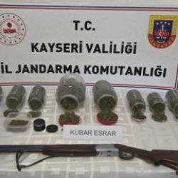Kayseri'de zehir tacirlerine operasyon: 915 gram uyuşturucu ele ge&ccedil;irildi!