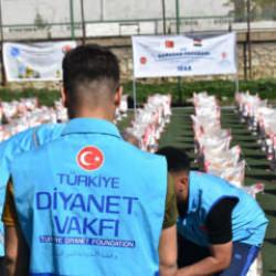 Kerk&uuml;k'te bin aileye uzanan yardım eli: TDV sahaya indi