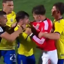 Jose Mourinho'nun Benfica'sı galibiyet gol&uuml;n&uuml; attı! Yer yerinden oynadı: Trib&uuml;n&uuml; yaktılar