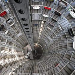 Otomotiv devi, 50 bin &ccedil;alışanını işten &ccedil;ıkaracak