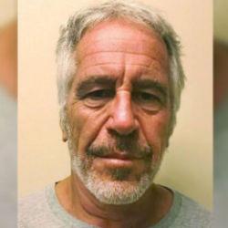 Pedofili k&uuml;resel su&ccedil; &ouml;rg&uuml;t&uuml; şantajcısı Jeffrey Epstein Florida&rsquo;da g&ouml;r&uuml;ld&uuml; iddiaları!