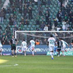 S&uuml;per Lig'in tecr&uuml;beli yıldızı 90+4'te gelen zafer sonrası paylaştı! 'Fazla ağlanmasın'