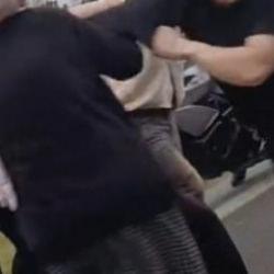 Trafikte tekmeli yumruklu kavga