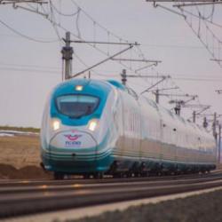 T&uuml;rkiye YHT ile &ouml;r&uuml;l&uuml;yor! 17 yılda 110 milyon yolcu