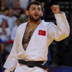 Milli sporcudan Tiflis'te altın madalya